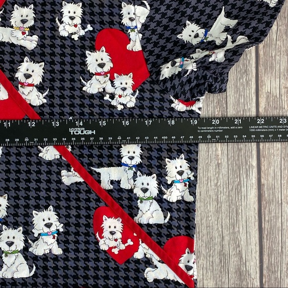 Scrub HQ Top Wonens Size S Medical Uniform Scrub Top Valentine Dogs & Hearts. - Picture 7 of 9